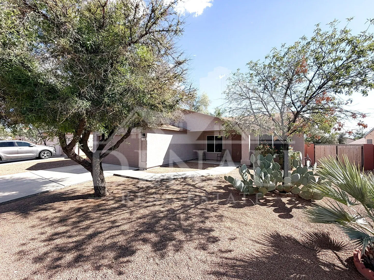 3 bed, 2.0 bath, 1851 sqft, $2,200 — Photo 3