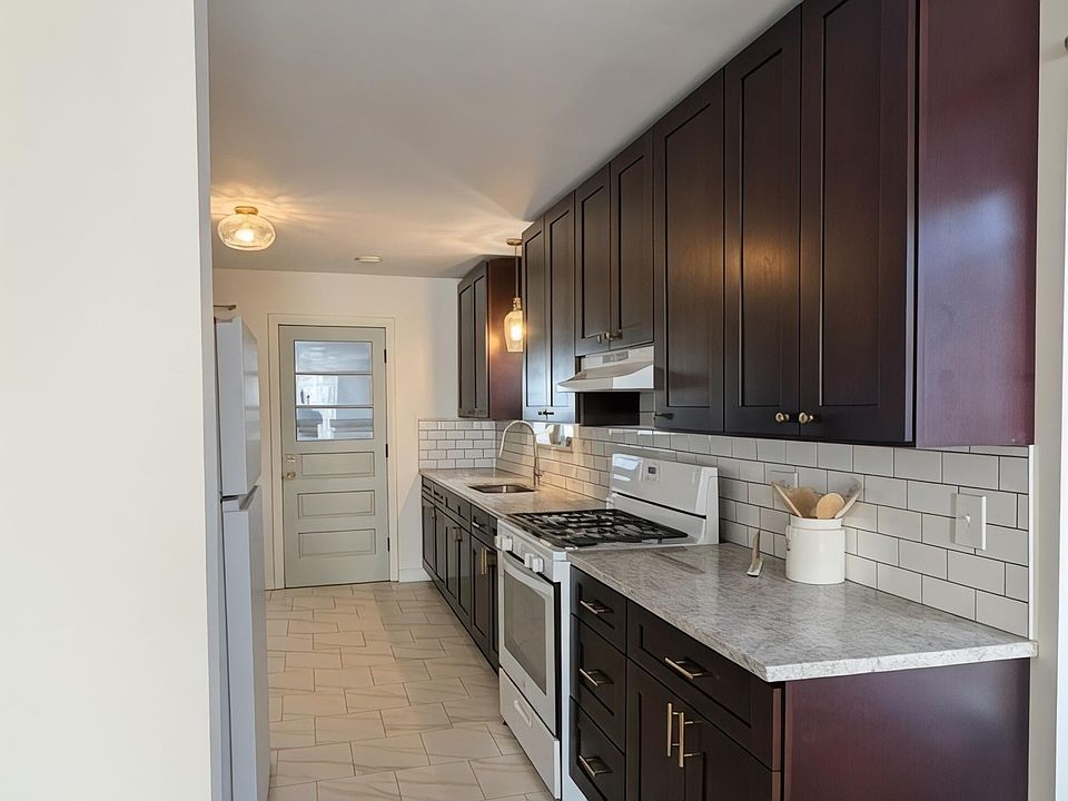 1st image of 6304 W Diversey Ave #2