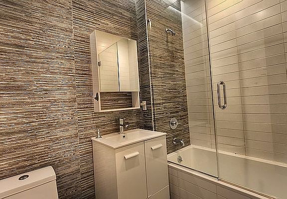 4th image of 172 Suydam St #1A