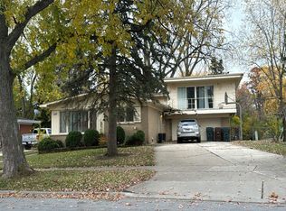 219 N Park Dr, Glenwood, IL 60425