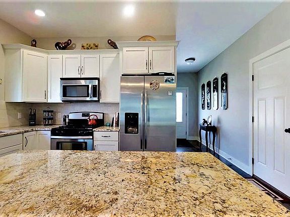 3rd image of 2495 Sawtooth Ct