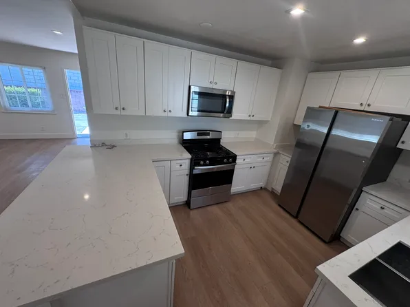 7222 Allott Ave, Van Nuys, CA 91405