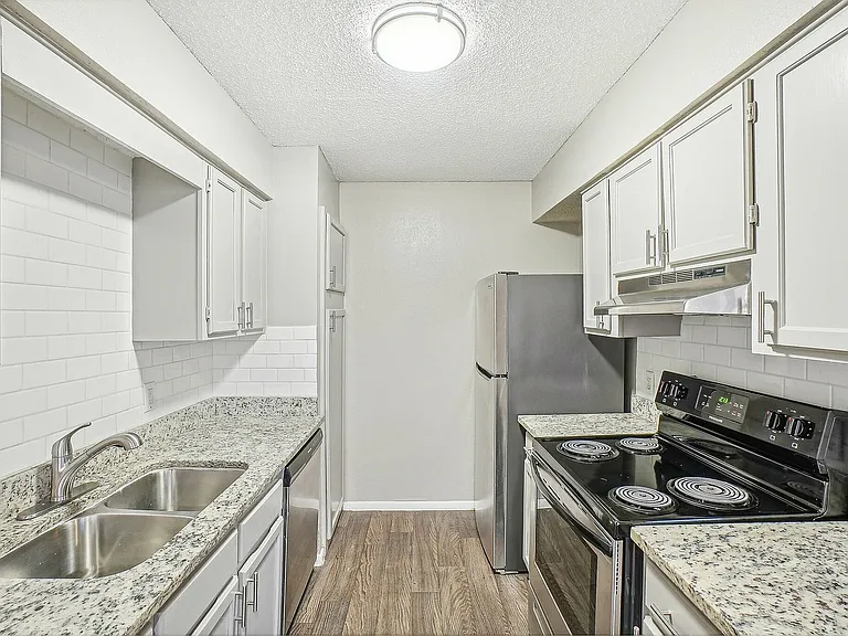 11-web-or-mls-Sappington Pl-009