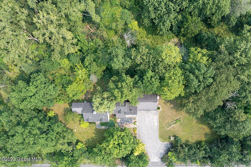 5th image of 2917 Rosendale Road