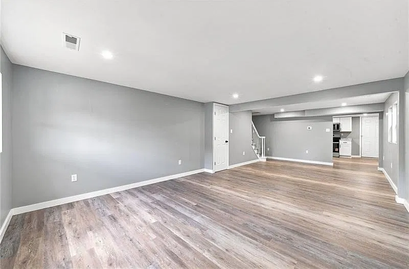 2 bed, 1100 sqft, $1,490 — Photo 2