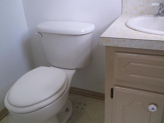 4th image of 218 Debbie Ln