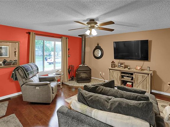 4th image of 5426 Antoneli Ln