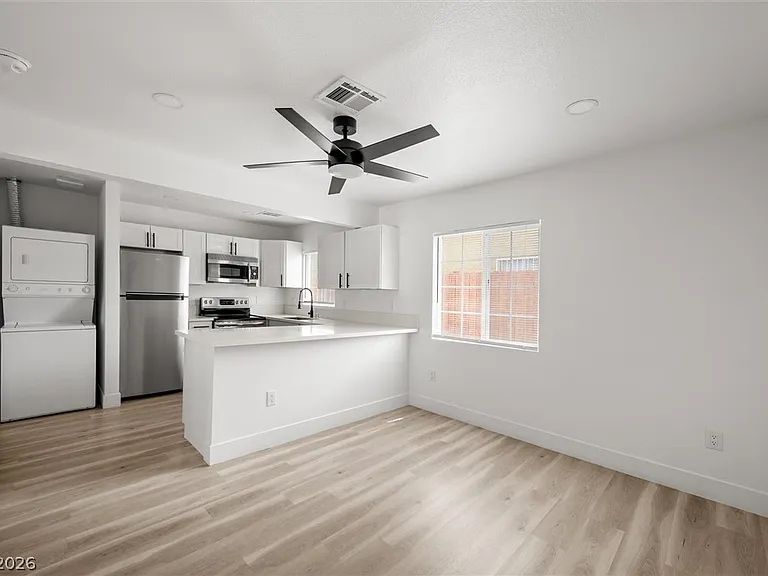 623 N 10th St #D — Photo 3