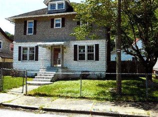 205 Coolidge Ave, Holden, WV 25625