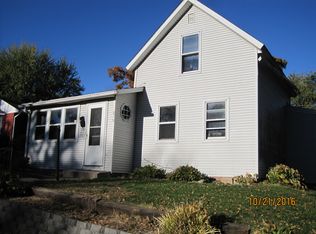 915 N Clark St, Carroll, IA 51401