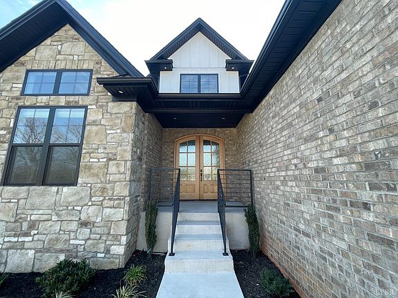 2nd image of 206 Lincolns Way