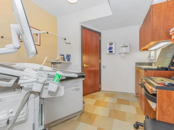 1175 York Avenue image 5 of 12