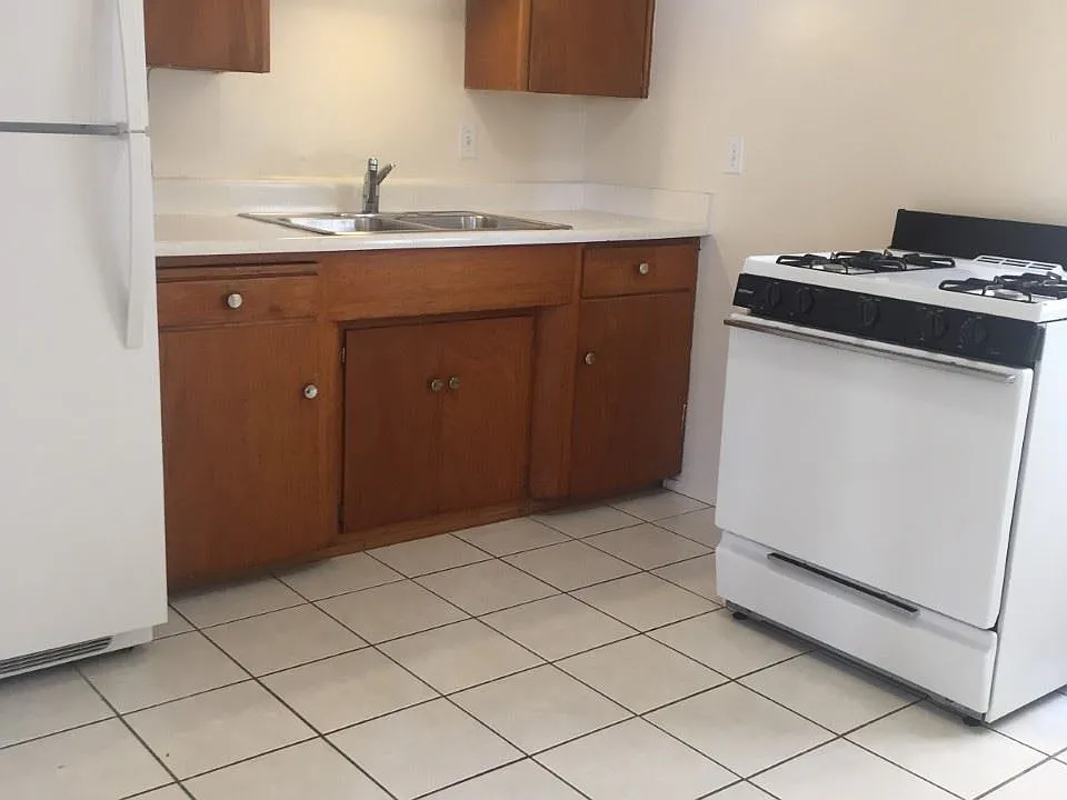 Nice wood cabinets too!