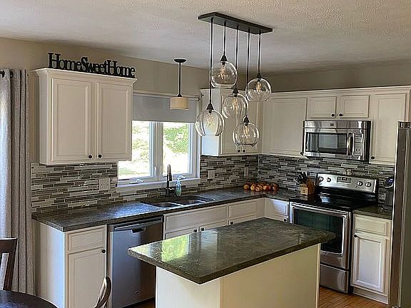 3rd image of 9596 Taberna Ln