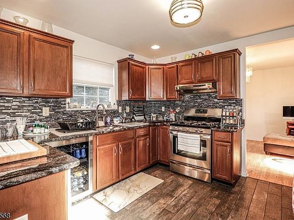 3rd image of 53 Zeller Dr