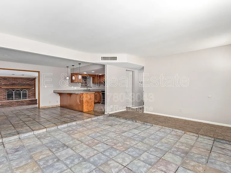 1918 E Palmcroft Dr — Photo 7