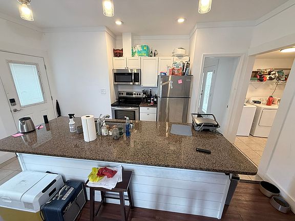 2nd image of 120 Lakeview St