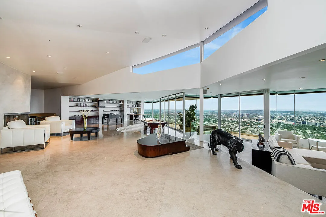 4 bed, 4.0 bath, 5376 sqft, $30,000 — Photo 4