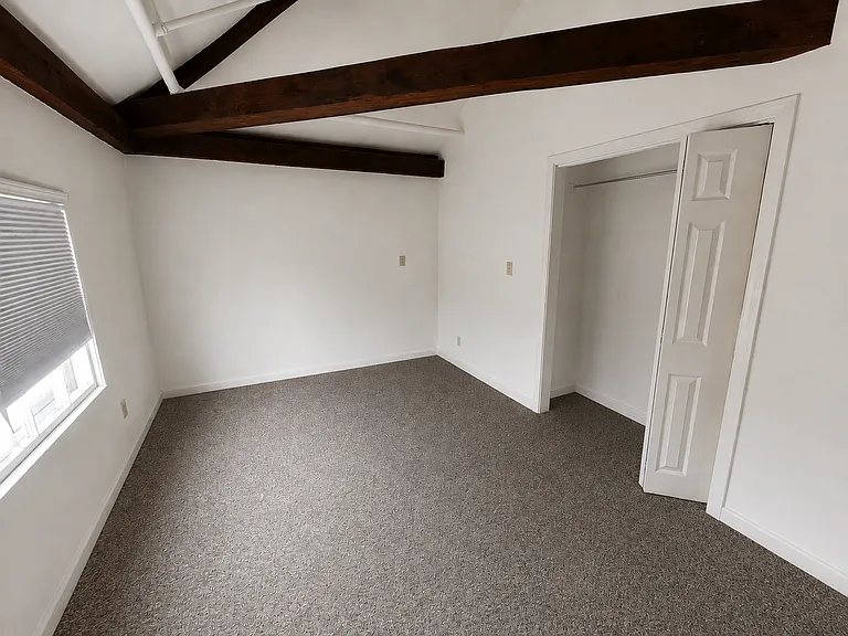 122 Washington St — Photo 17