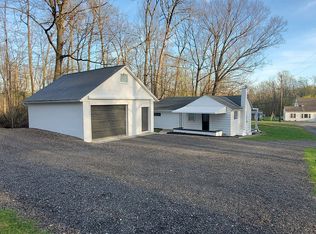 1432 Mountain Rd, Hamburg, PA 19526