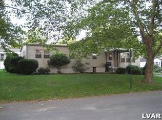 1 Longridge Ct, Bath, PA 18014
