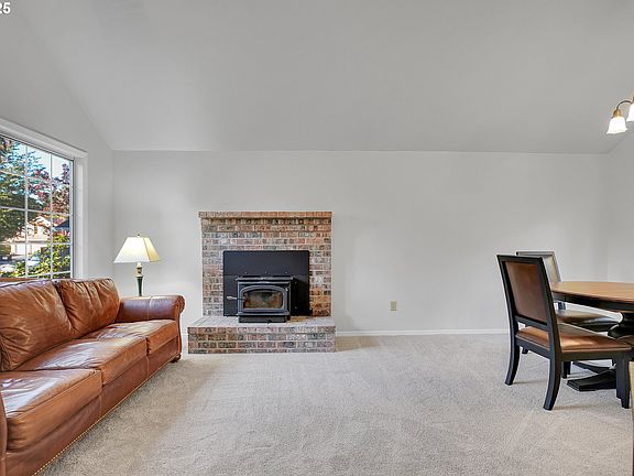 5th image of 7055 SE Villa St