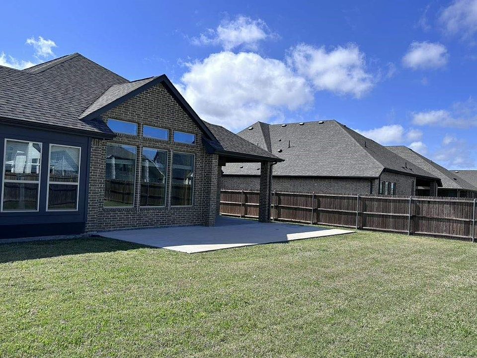 1st image of 320 Bitterroot Ct