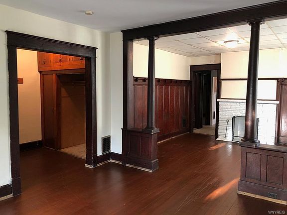 4th image of 389 Plymouth Ave