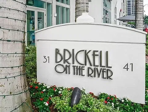 1 bed, 1.5 bath, 1023 sqft, $4,495 — Photo 3
