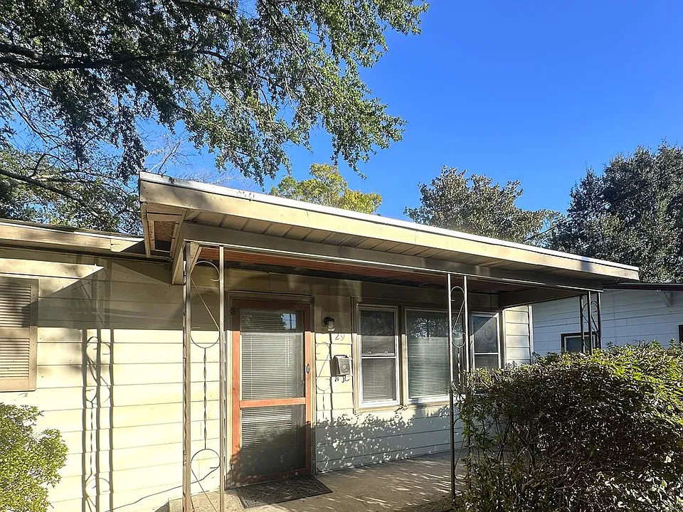 29 Covil Ave