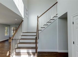 4 Olive Grove Ln, Westerly, RI 02891