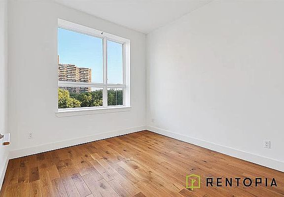 4th image of 73 Montrose Ave #5A