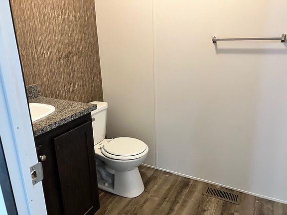 4th image of 523 Thoreau Ln