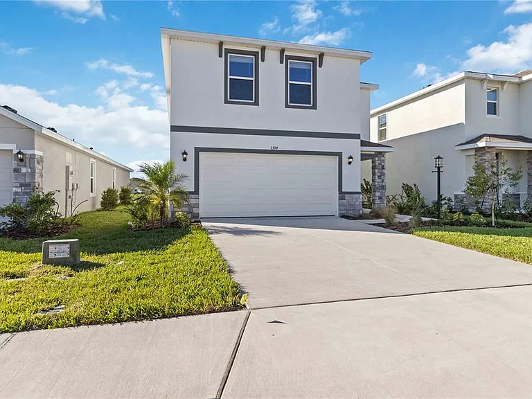 3394 Hilltop Cir — Photo 2