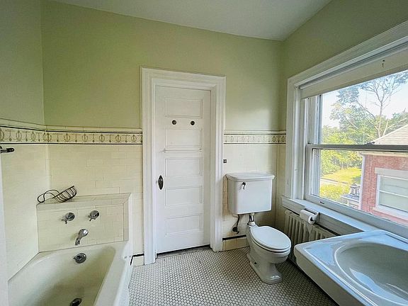Original bathroom with period tile & details