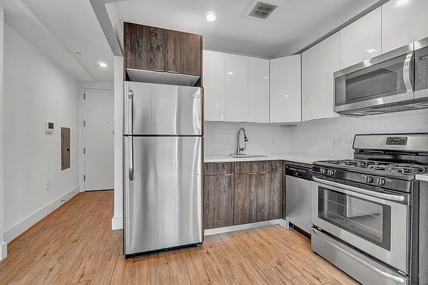 Rented by Corcoran | media 18