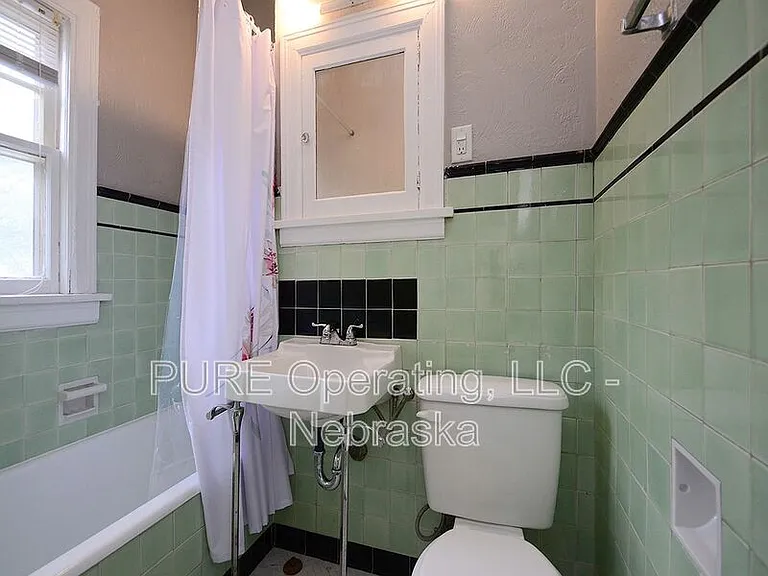 406 N 49th St #5 — Photo 13
