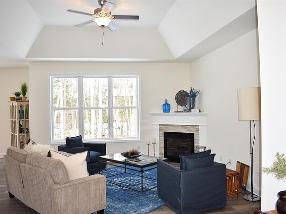 2nd image of 12 Huntington Way