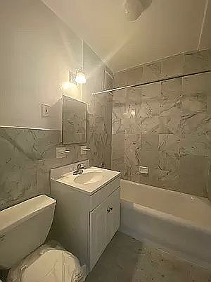 2nd image of 200 W 70th St #15W