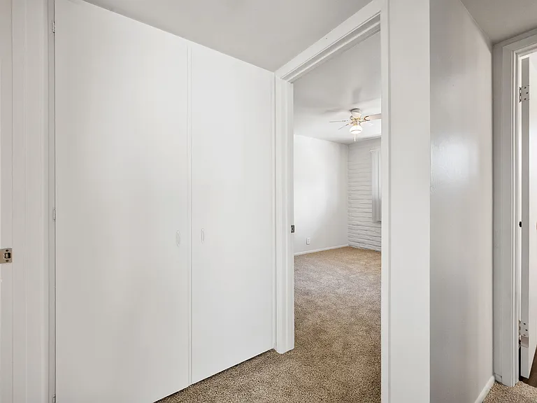 Carleton Terrace Apartments — Photo 10