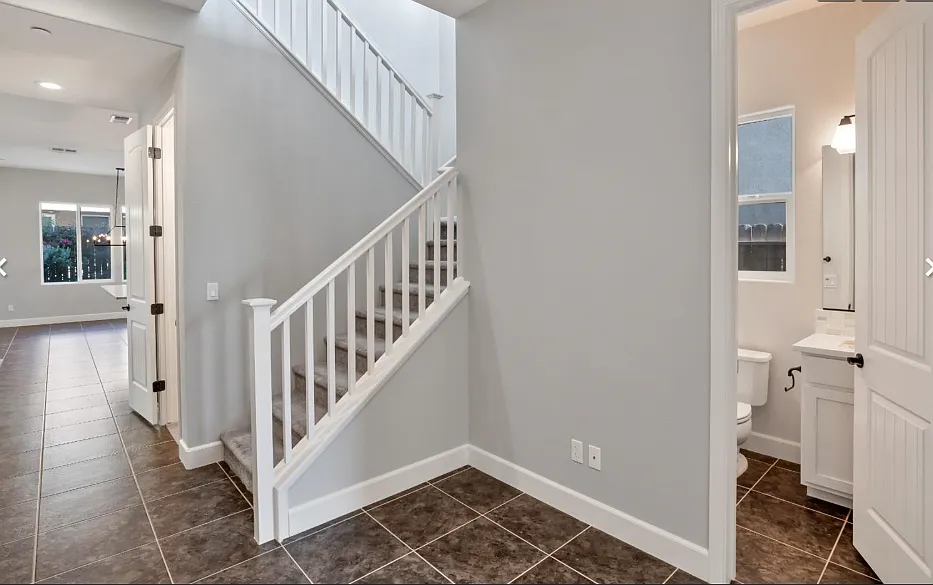 4 bed, 2478 sqft, $3,200 — Photo 4