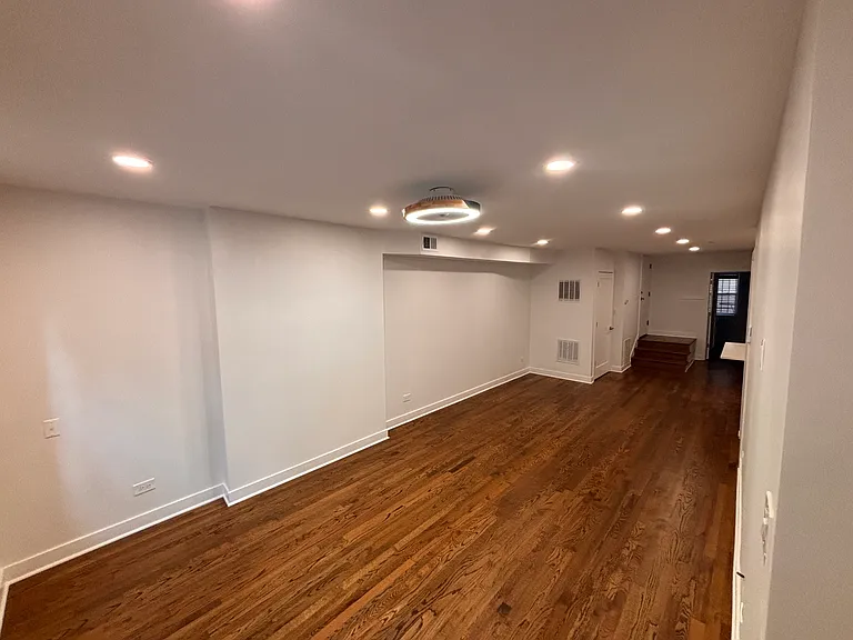 1907 W Race Ave #G — Photo 16