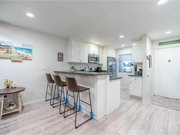 12750 Centralia St — Photo 4