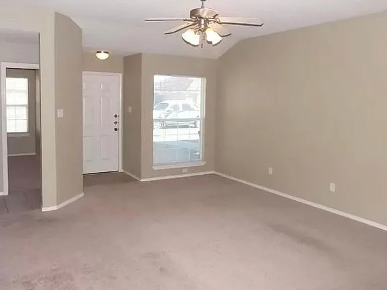 505 N Clinton Ave — Photo 5
