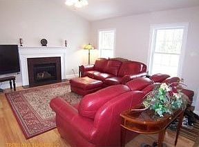 5th image of 38 Carriage Ln #3