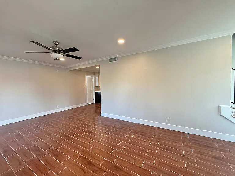 12902 Barranca Ln — Photo 8