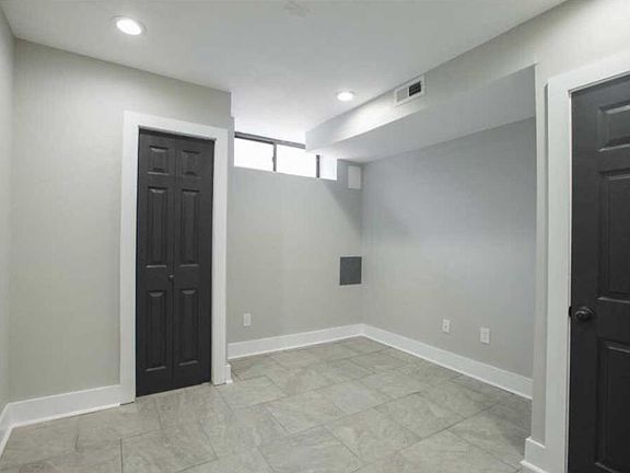 5th image of 1321 N Dover St