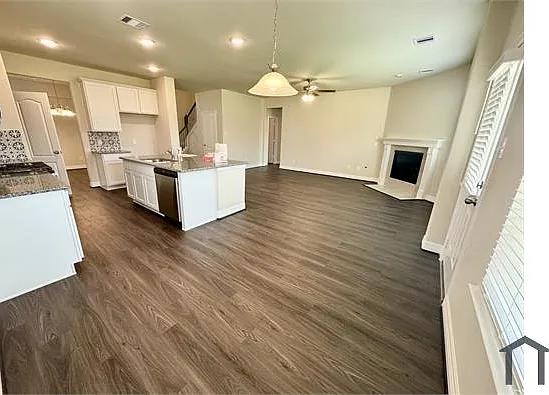 6 bed, 2900 sqft, $4,000 — Photo 4