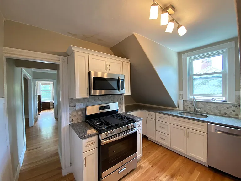 12 E George St #3 — Photo 22
