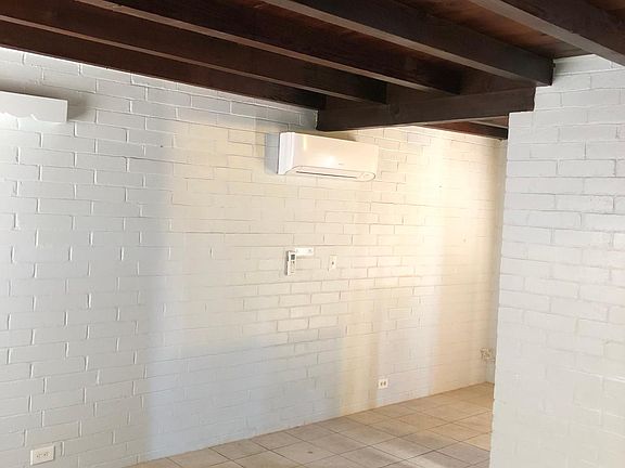 3rd image of 2935 N Forgeus Ave